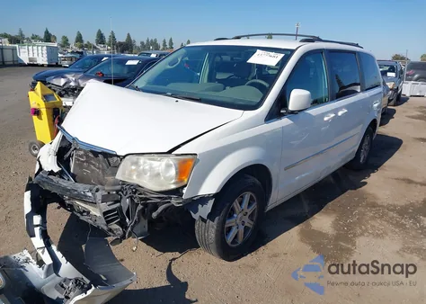 2010 Chrysler Town & Country Touring from USA, damaged, VIN 2A4RR5D13AR432113